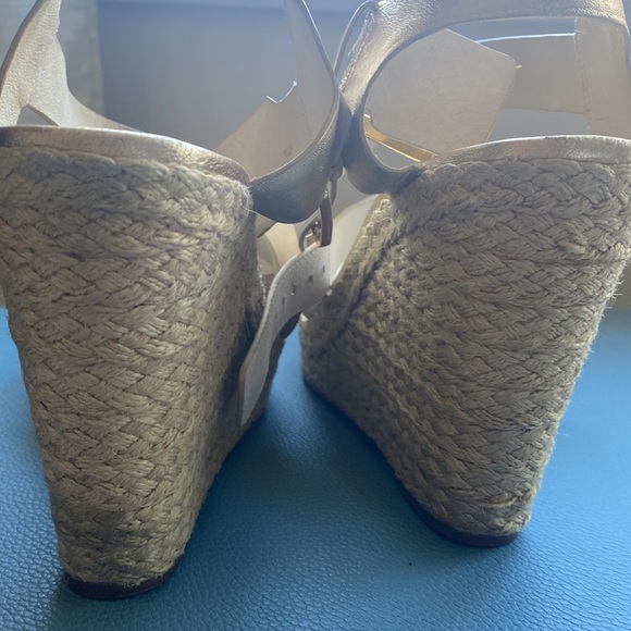 MK gold heels!!! - Picture 5 of 7